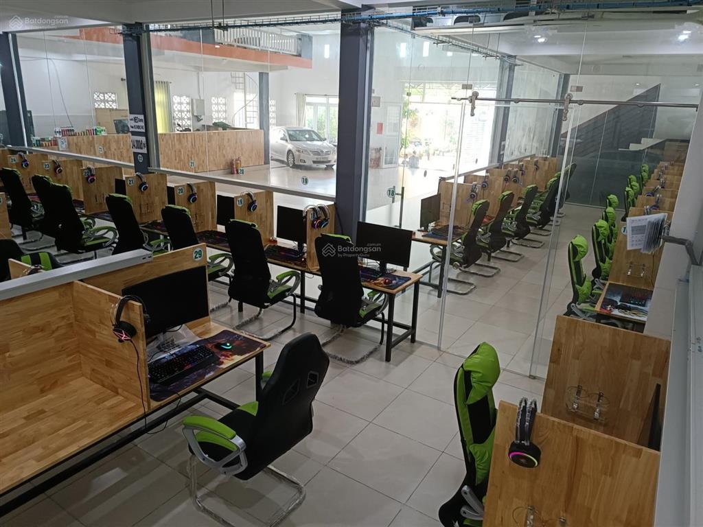 Cho thuê mặt tiền đ. cmt8, dtsd 500m² thích hợp kinh doanh, văn phòng, trung tâm dạy học