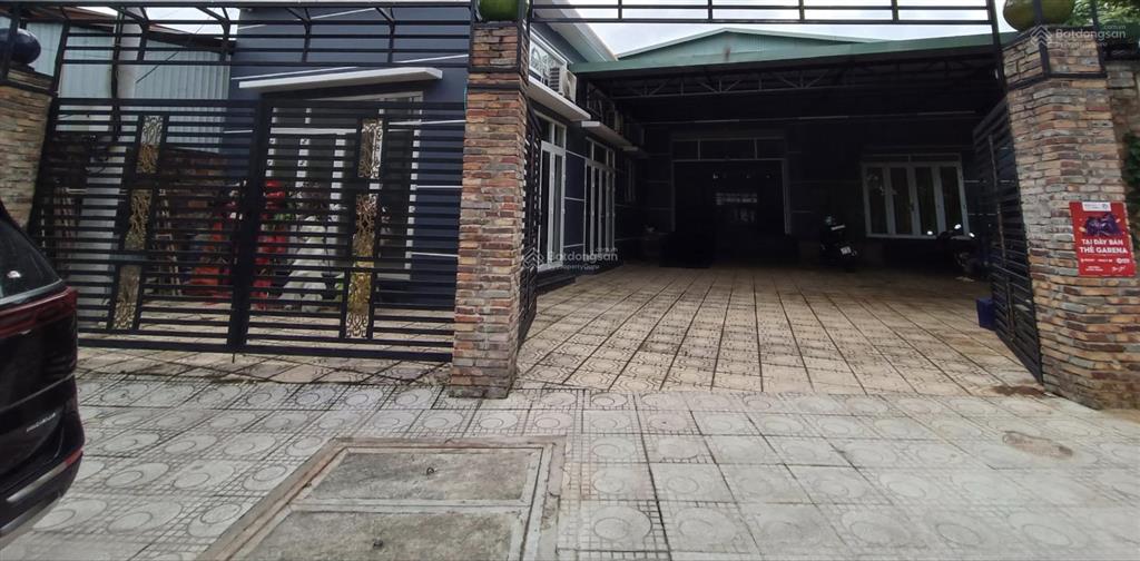 Cho thuê mặt tiền đ. cmt8, dtsd 500m² thích hợp kinh doanh, văn phòng, trung tâm dạy học
