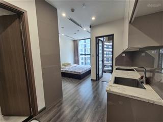 The tonkin, chính chủ cho thuê giá rẻ studio đủ đồ giá 6,5tr cạnh nhà để xe tại vinhome smart city