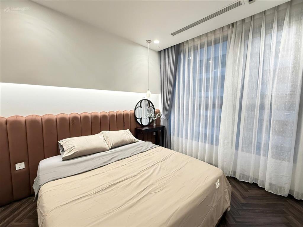 Căn 2 phòng ngủ park 11  times city bán gấp giá 8 tỷ 5 có thương lượng sâu,  0868 657 ***