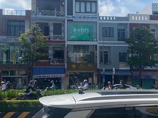 Bán nhà 4 tầng đường điện biên phủ. hiện đang có 10 căn hộ cho người nước ngoài thuê ở kín