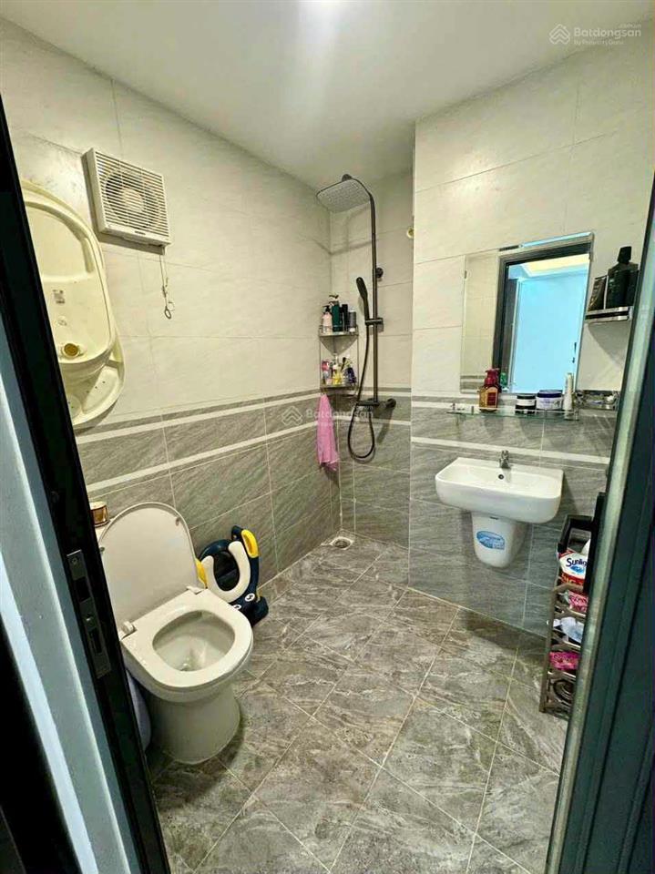 Bán nhanh chung cư thang bộ 48m2 lý thường kiệt, q.11 giá chỉ 2,45 tỷ