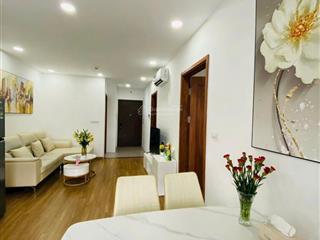 Gia đình cần bán gấp căn 2 phòng ngủ căn hộ 58,6m full nội thất cả đồ giá 4.75 tỷ