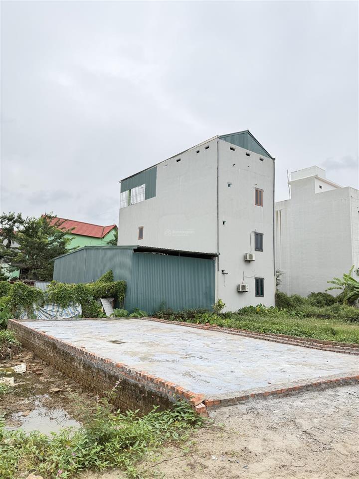 Em cần bán lô đất 62m2 đất đấu giá đồng bụt
vị trí vàng nằm trong vùng lõi các dự án viện nhi sản