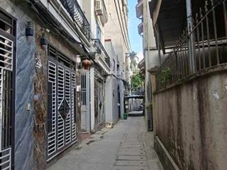 Nhà lô góc thoáng sáng ngõ thông 15m ra đến ô tô đỗ tại ỷ la  dương nội