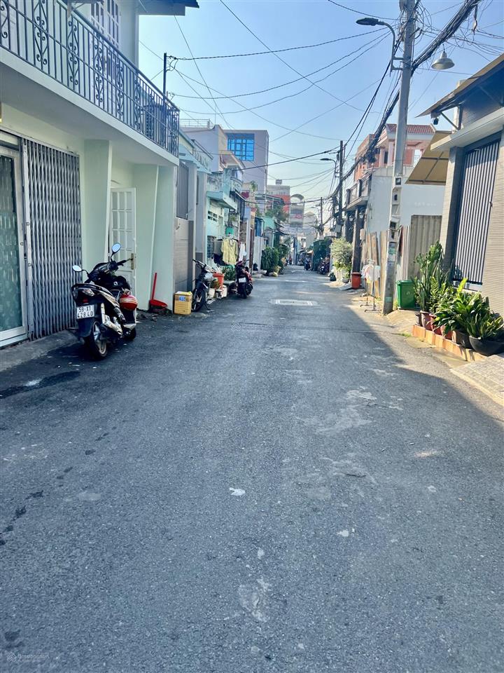 Mặt tiền đuòng số  lê văn viêt, phường hiệp phú, nhà cấp 4, 92m2, giá chỉ 6,65t