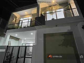 Bán 2 căn nhà lầu thổ cư kp1 phường tân hiệp, ngay chợ nhỏ vào xíu. gần đường nguyễn ái quốc 300m.