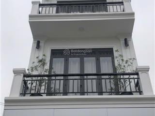 Bán nhà xã đức giang 55m2 ,4 t, oto cách 10m, nhà mới tặng nội thất, sdcc, không quy hoạch,5,5 tỷ