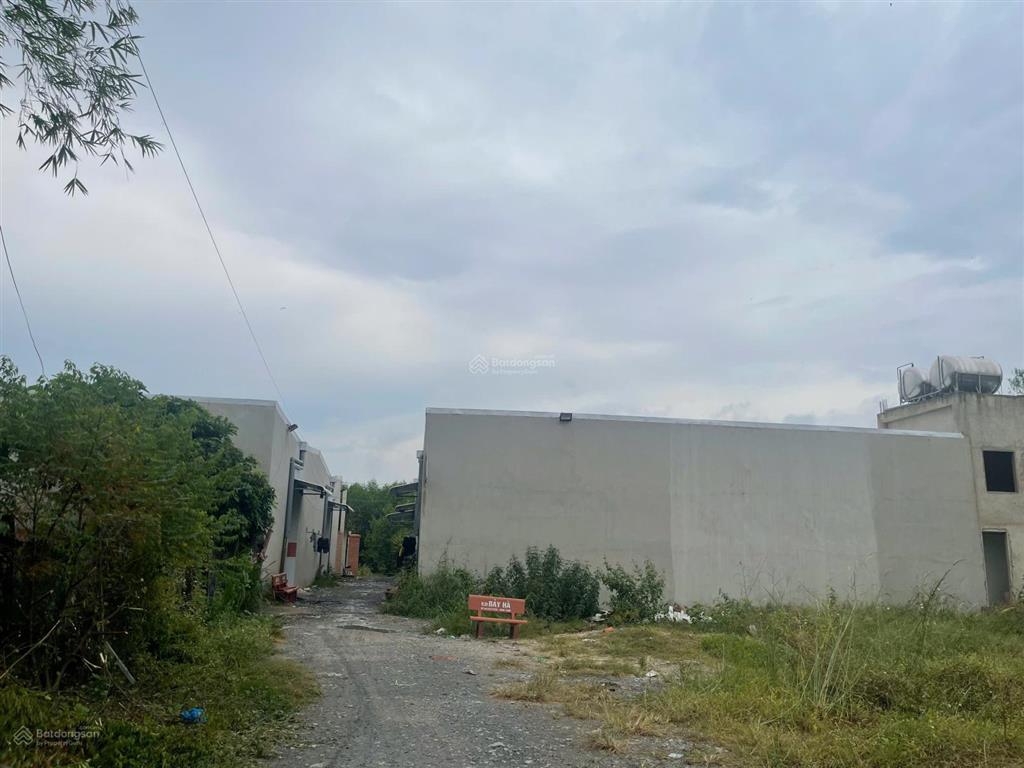 Cần bán gấp nền đất xây trọ 150m2, đường nguyễn thị rành, ngay kcn tây bắc, củ chi, shr