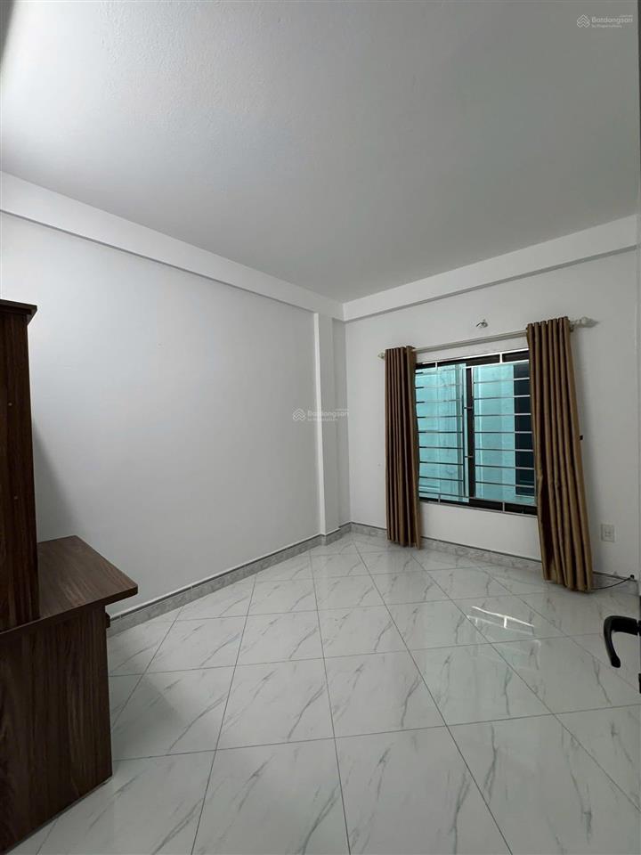 Bán nhà đông ngạc  dân xây chắc chắn  gần phố  lô góc  30m  6.6 tỷ