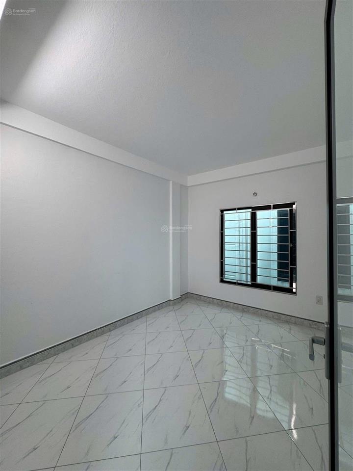 Bán nhà đông ngạc  dân xây chắc chắn  gần phố  lô góc  30m  6.6 tỷ