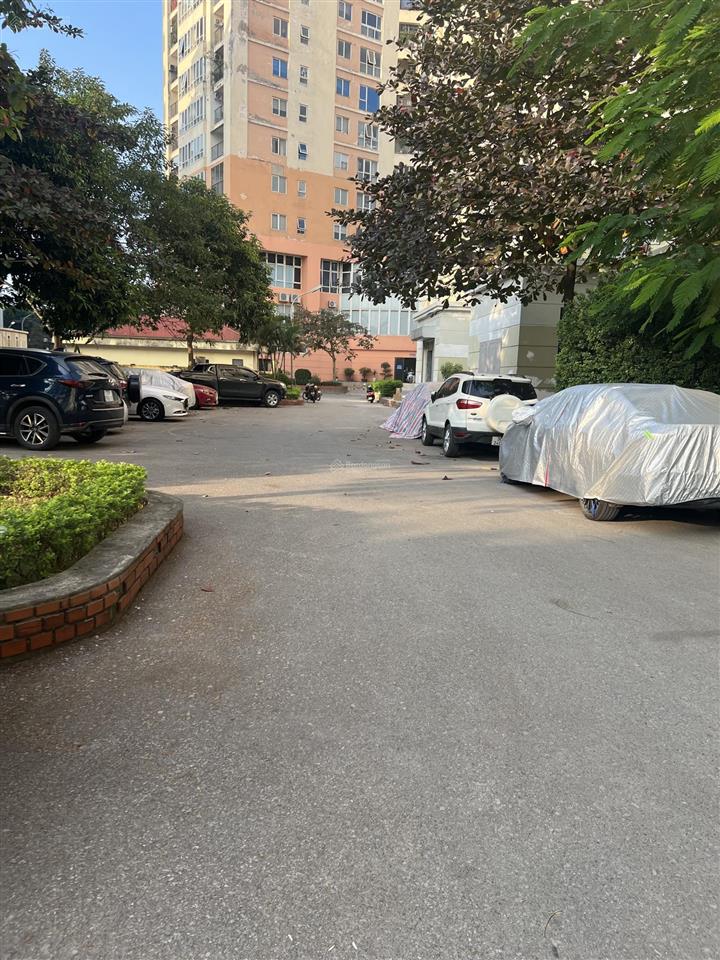 Bán căn hộ resco cổ nhuế  lô góc tràn ngâp ánh sáng  giao thông thuận tiện  101m