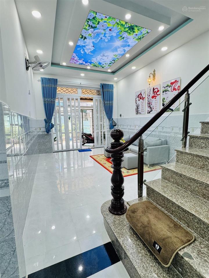 Nhà mới về ở ngay  53m2  2 tầng đúc kiên cố  3pn  chỉ 5,3 tỷ.