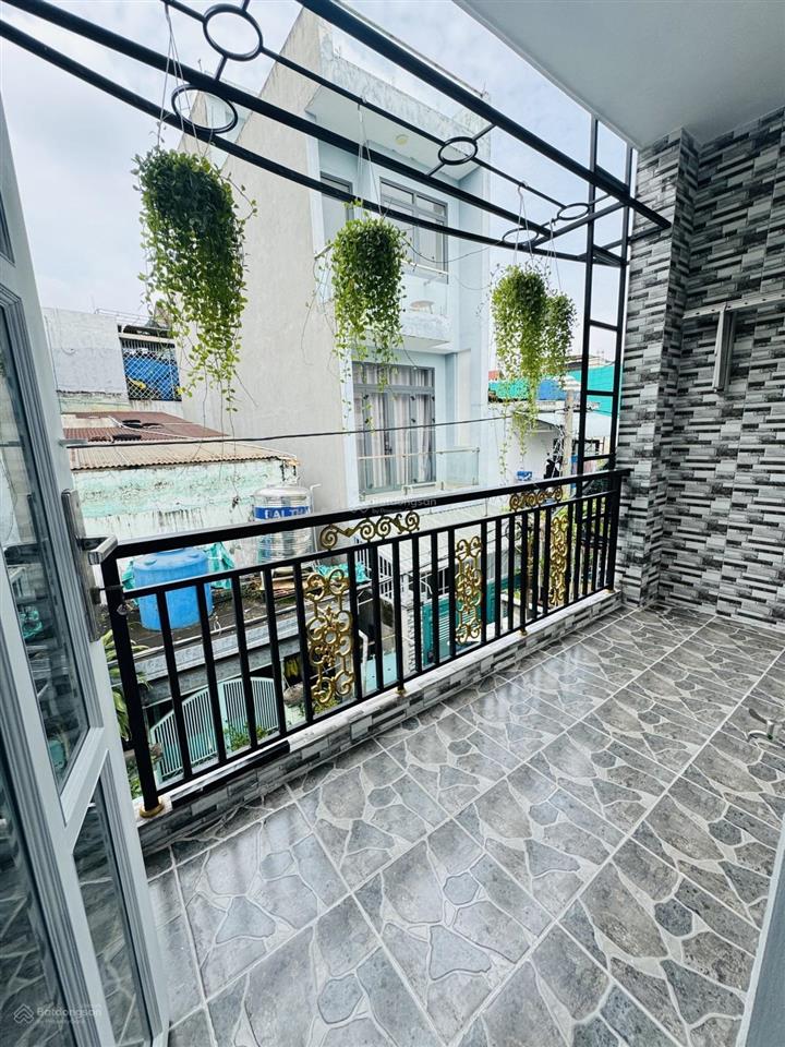 Nhà mới về ở ngay  53m2  2 tầng đúc kiên cố  3pn  chỉ 5,3 tỷ.