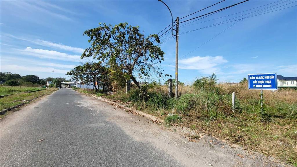 Chủ cần bán gấp lô đất mặt tiền đường nhữ tiến hiến, 200m2 full thổ cư  giá 1 tỷ 7