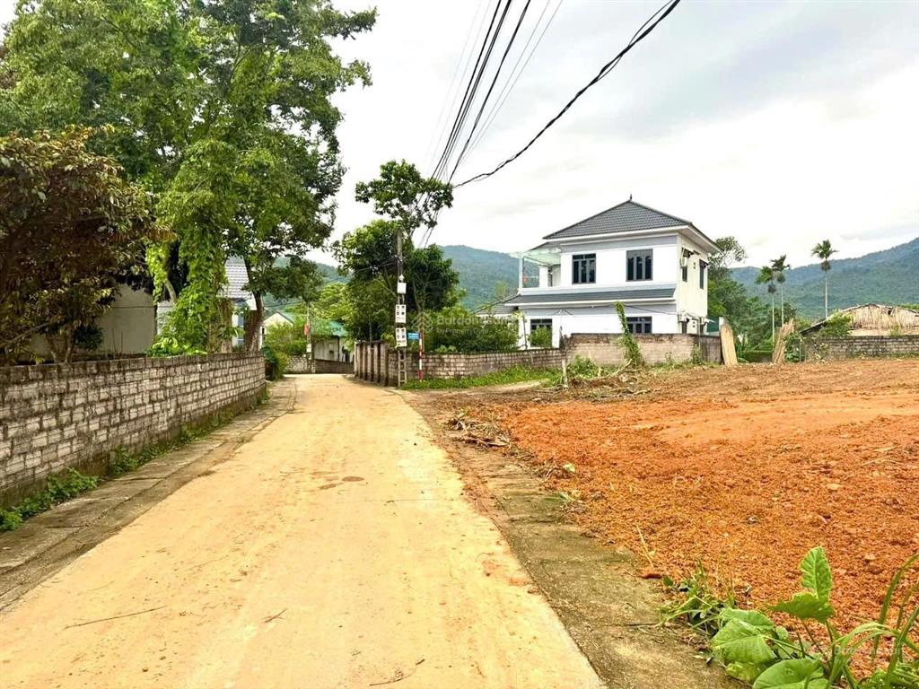 Đất thổ cư nghỉ dưỡng.view cao thoáng ôm trọn núi ba vì