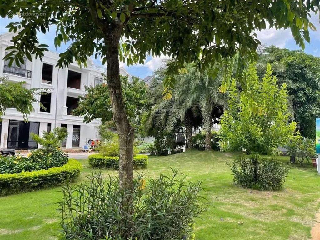 Cần bán gấp căn hộ 3pn3wc 95m2 tại quận 9 với giá chỉ 5,25 tỷ với view sông trọn đồi