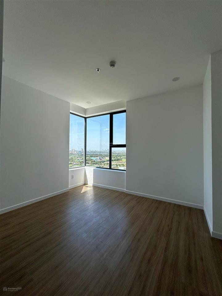 Cần bán gấp căn hộ 3pn3wc 95m2 tại quận 9 với giá chỉ 5,25 tỷ với view sông trọn đồi