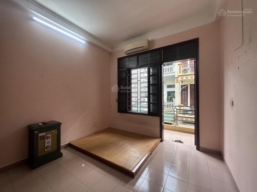 Ô cách việt hưngngô gia tự nhà đẹp dân xây , 4 tầng  phân lô cao cấp quân đội