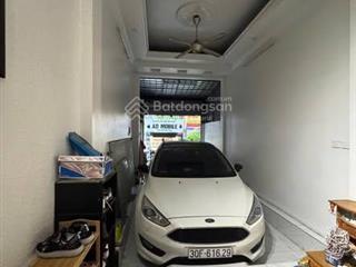 Bán nhà mặt phố hoa bằng,23,9 tỷ 64m2  5 ngủ  gara ô tô  tầng 1 kinh doanh