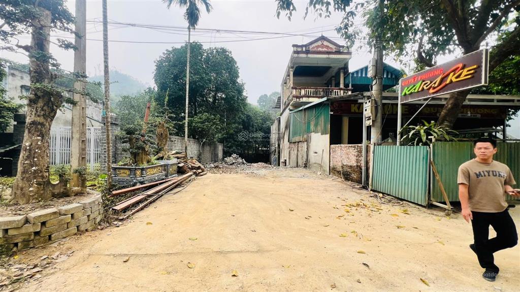 Bán đất mặt đường quốc lộ 6 tại lâm sơn