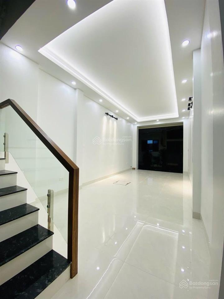 1 căn duy nhất  phố phạm thận duật thang máy phân lô ô tô vào nhà  ở kết hợp cho thuê làm.