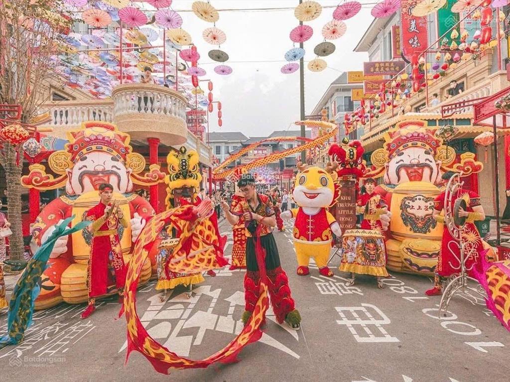 Chính chủ bán tx5 nhà biệt thự liền kề  vinhomes green city. vị trí đẹp, gần đường lớn, công viên