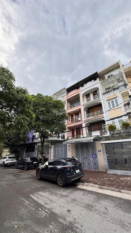 Cần bán nhà phân lô mạc thái tổ  dt 110m2  mt 6m  phân lô ô tô tránh  ngõ thông  chào 45 tỷ