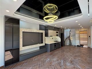 Bán gấp căn lô góc hoàng quốc việt  khu vip  phân lô vỉa hè  mt8m  28.5 tỷ