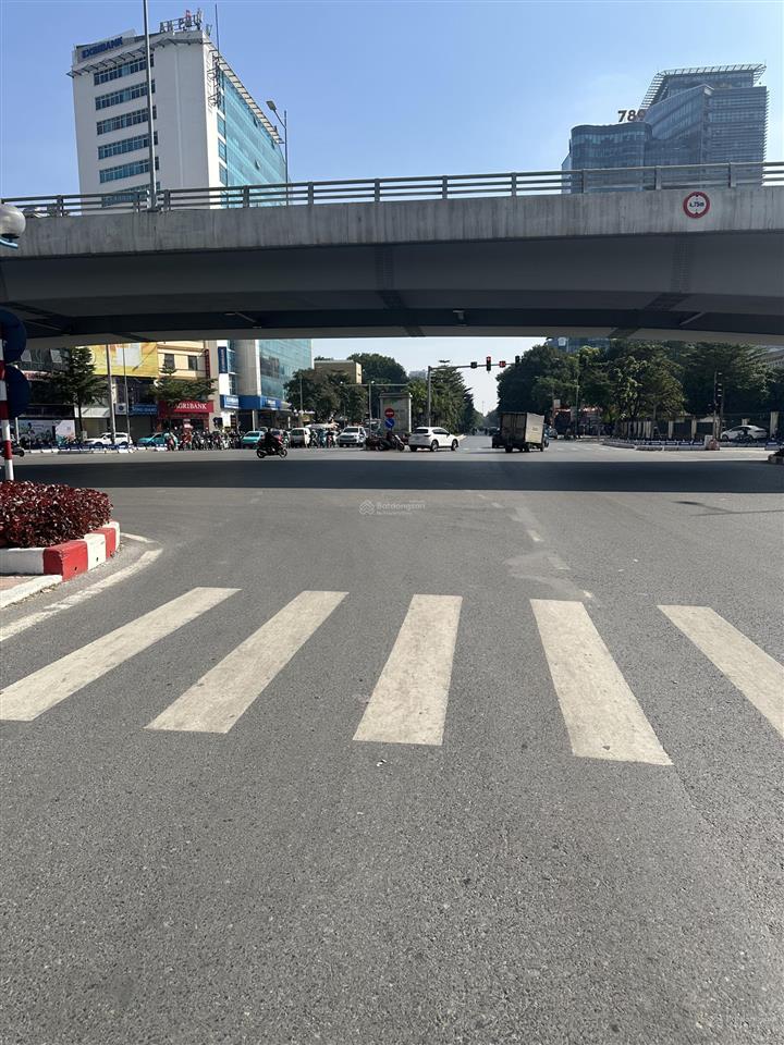 Bán phân lô hoàng quốc việt  dt 80m2  lô góc  vỉa hè kinh doanh  ô tô tránh  nhỉnh 29 tỷ