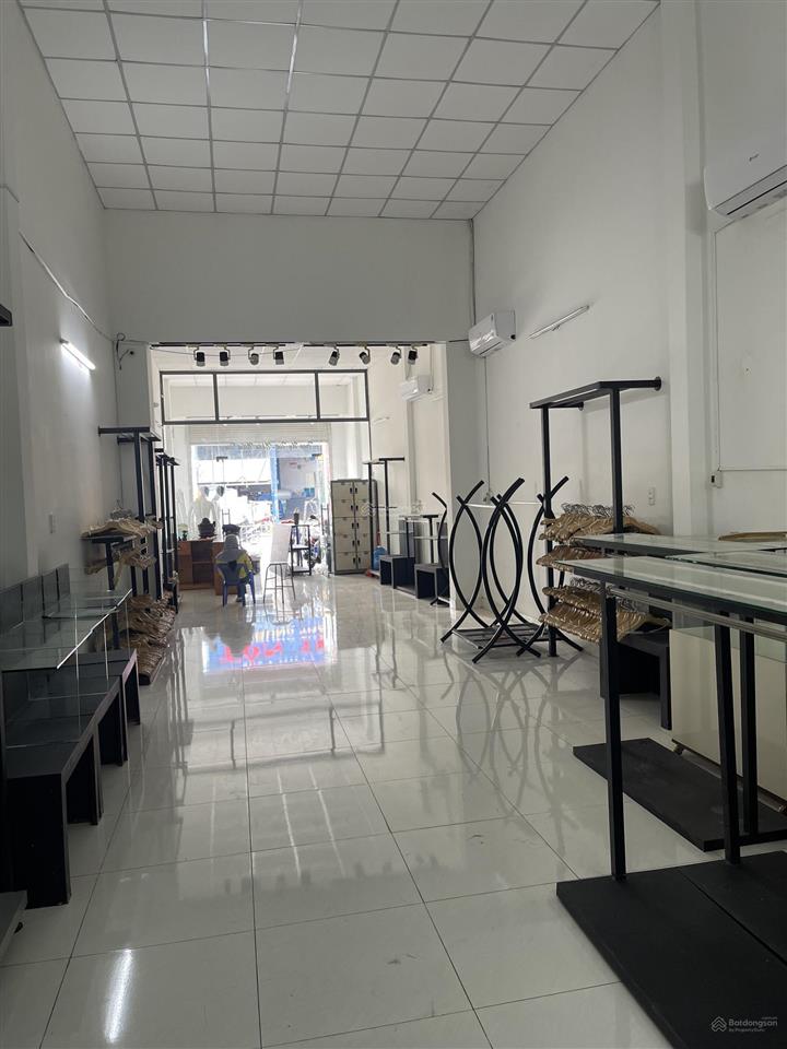 Bán gấp nhà cấp 4 mặt tiền tô ký, 4.3 x 33, (nở hậu 4,6m) dtcn 94m2, thới tam thôn, hóc môn