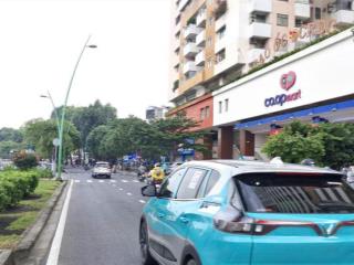 Nhà chính chủ q.3, 127m², hẻm lớn, sát mặt tiền, vị trí đẹp, dễ xây mới, sổ hồng riêng. sát q.10.