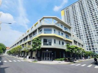 Nhà phố mặt tiền 13m , để ô tô trong nhà , vuông vức , hướng nhà cực mát  ngay