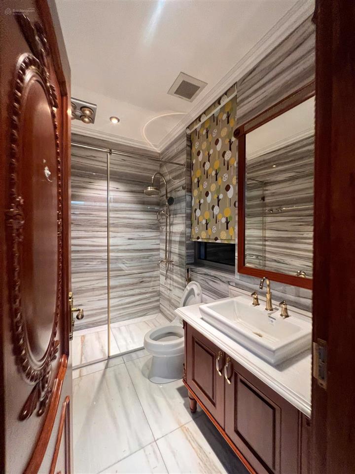 Cho thuê bt 4pn 4wc tại vinhomes riverside, 40 triệu, 168m2, hàng hot