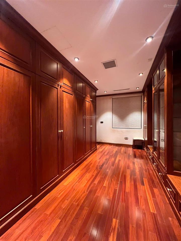 Cho thuê bt 4pn 4wc tại vinhomes riverside, 40 triệu, 168m2, hàng hot