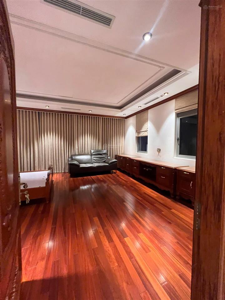 Cho thuê bt 4pn 4wc tại vinhomes riverside, 40 triệu, 168m2, hàng hot