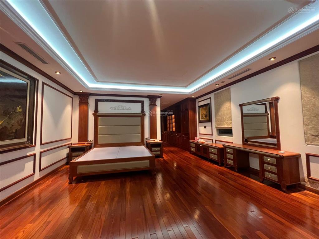 Cho thuê bt 4pn 4wc tại vinhomes riverside, 40 triệu, 168m2, hàng hot