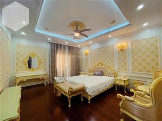 Cho thuê bt ở vinhomes riverside, 40 triệu, 168m2, 4pn, 4wc, có thang máy.