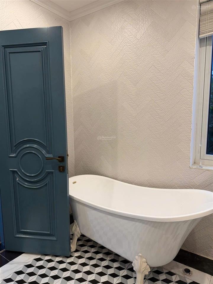 Cho thuê biệt thự 4pn, 4wc, 168m2 tại vinhomes riverside, 40 triệu vnd