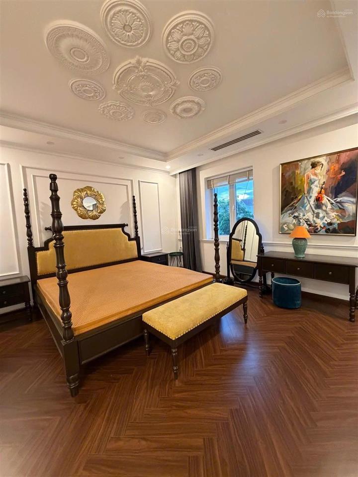 Cho thuê biệt thự 4pn, 4wc, 168m2 tại vinhomes riverside, 40 triệu vnd