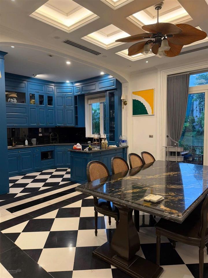 Cho thuê biệt thự 4pn, 4wc, 168m2 tại vinhomes riverside, 40 triệu vnd