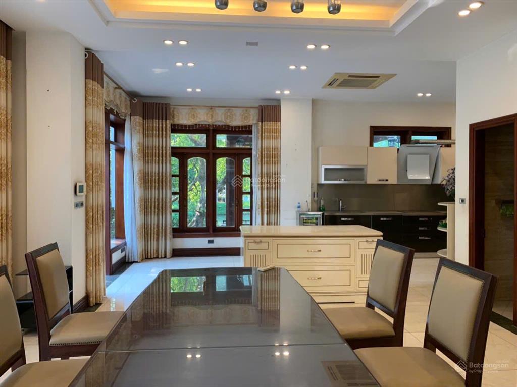 Cho thuê bt đẹp xuất sắc 4pn, 4vs, 450m2 tại vinhomes riverside, long biên, 50 triệu