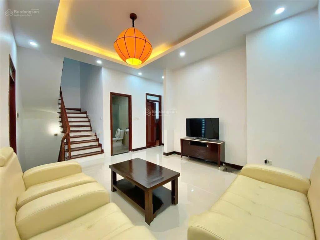Cho thuê bt 205m2, 40 triệu vnd tại vinhomes riverside, long biên, hà nội