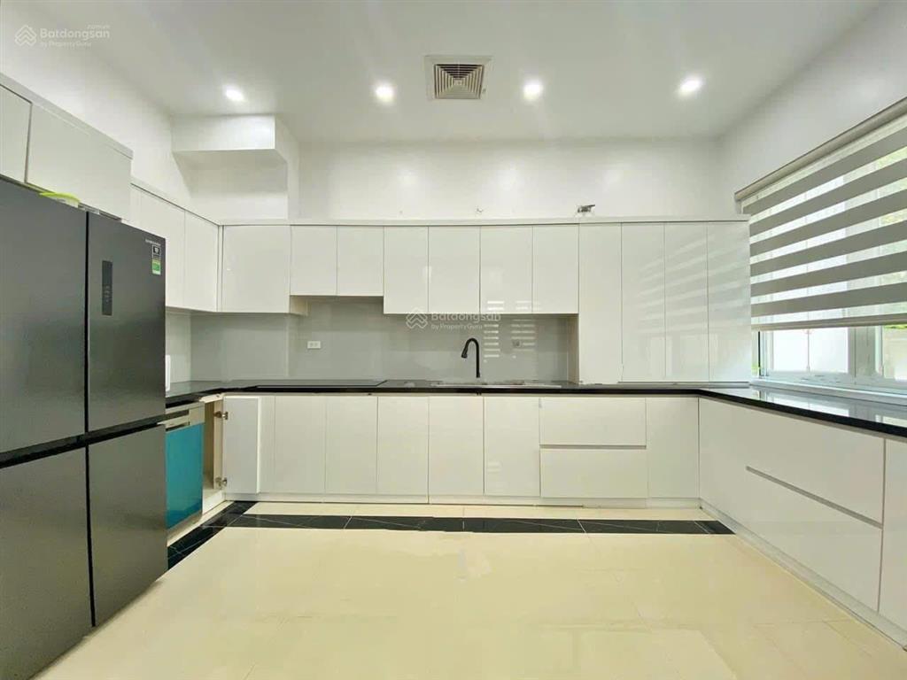 Cho thuê bt 205m2, 40 triệu vnd tại vinhomes riverside, long biên, hà nội