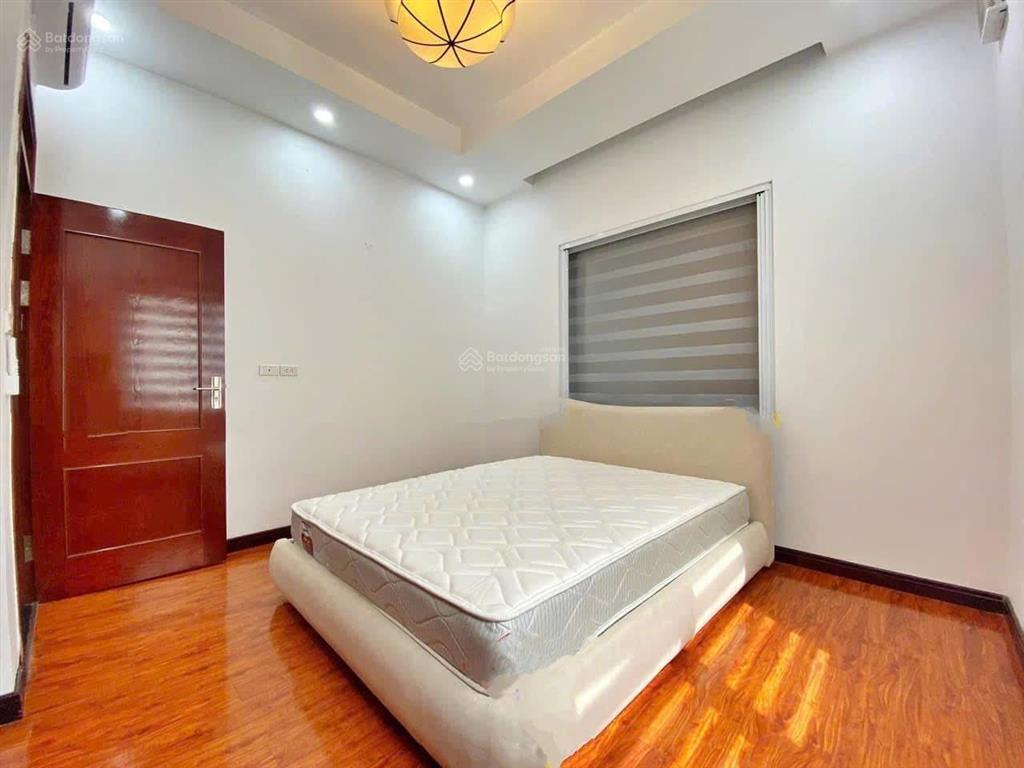 Cho thuê bt 205m2, 40 triệu vnd tại vinhomes riverside, long biên, hà nội