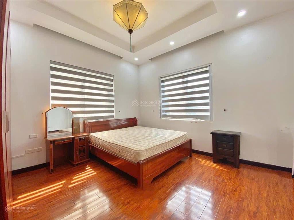 Cho thuê bt 205m2, 40 triệu vnd tại vinhomes riverside, long biên, hà nội