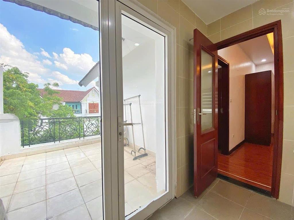 Cho thuê bt 205m2, 40 triệu vnd tại vinhomes riverside, long biên, hà nội