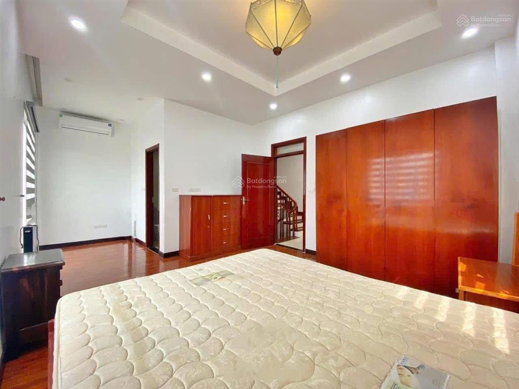 Cho thuê bt 205m2, 40 triệu vnd tại vinhomes riverside, long biên, hà nội