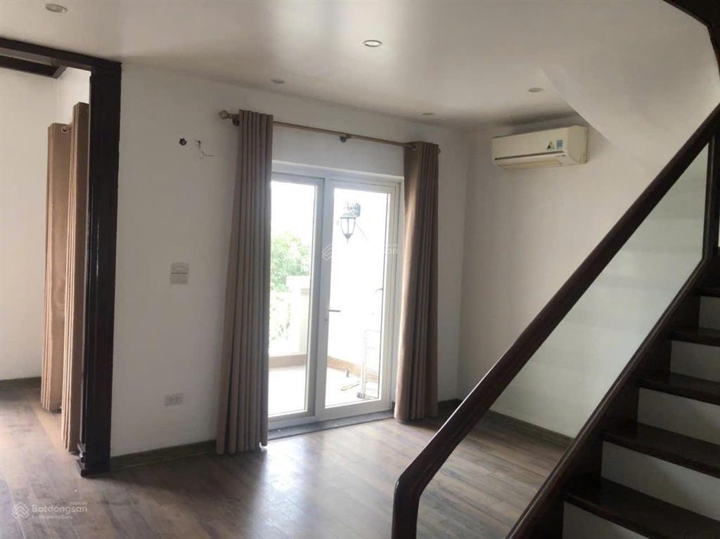 Bán gấp bt ở vinhomes riverside, view thoáng giá 55 tỷ, 164m2, 3pn, 3wc, 4 tầng, đông