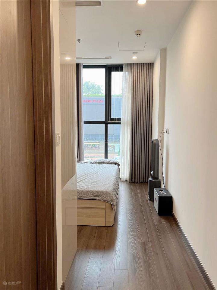 Cần bán gấp căn 2pn 2vs, view trực diện vincom long biên, hoàn thiện đẹp.